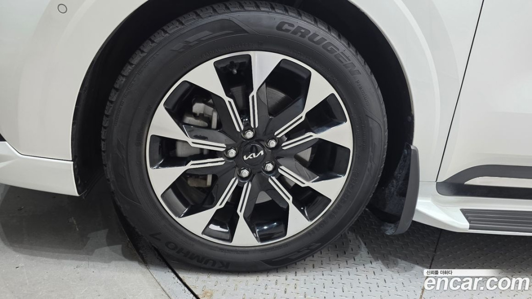 Kia Carnival 9-Seater Signature, 2022