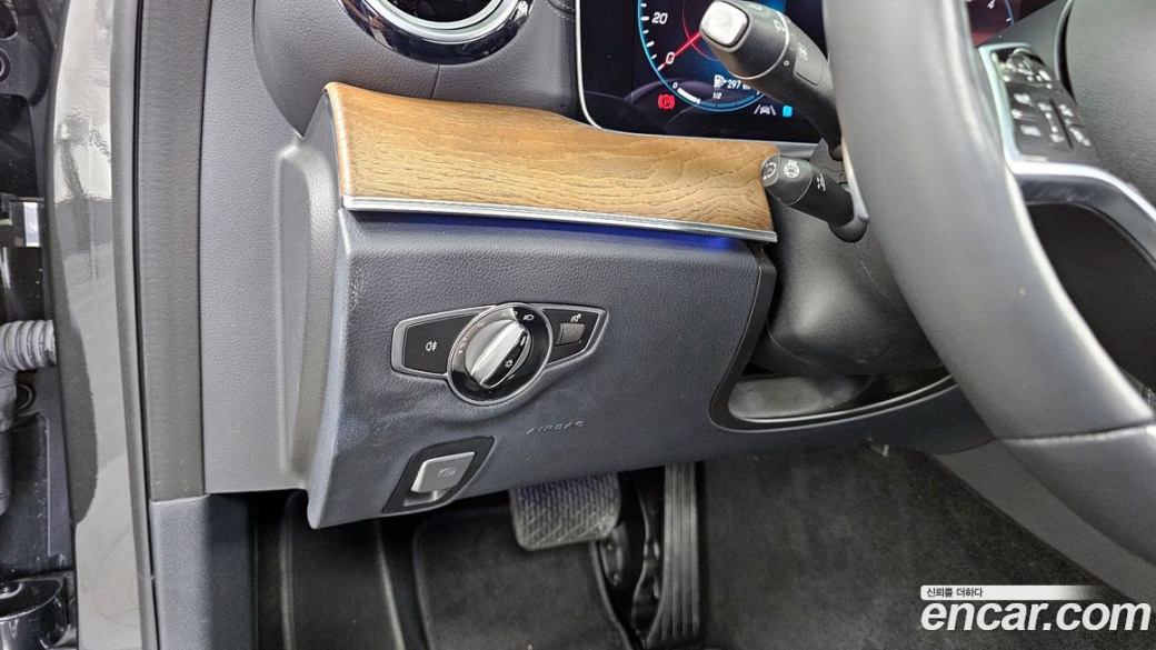 Mercedes-Benz E-Class E220d 4MATIC Exclusive, 2021