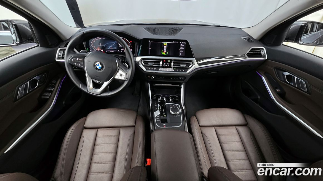 BMW 3-Series 320i Luxury, 2022