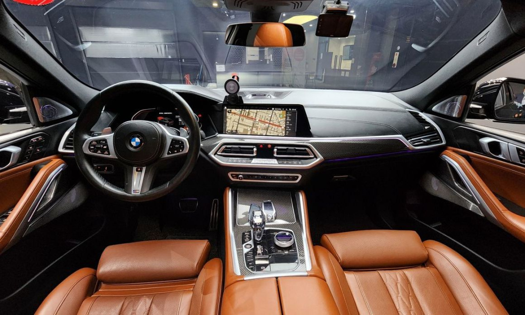 BMW X6 M50i, 2023