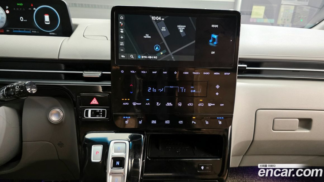 Hyundai Staria 4WD Lounge 7-Seater, 2023