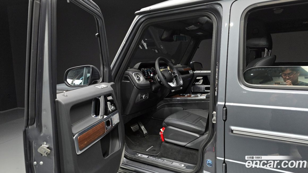 Mercedes-Benz G-Class G450d, 2025