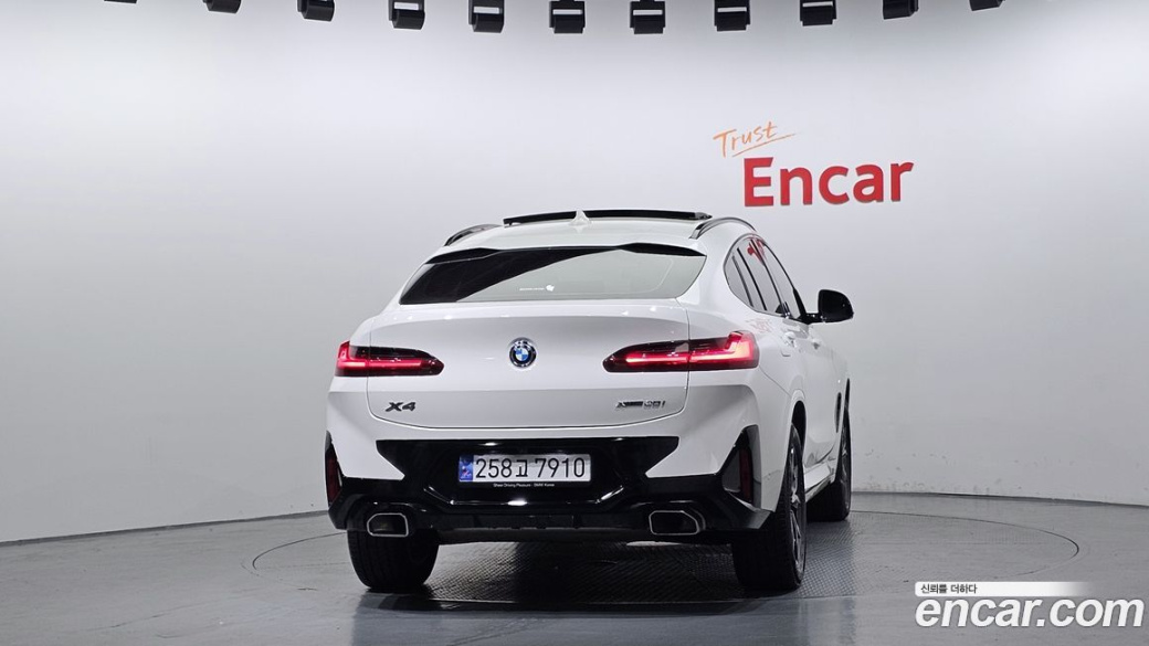 BMW X4 xDrive20i M Sport, 2023