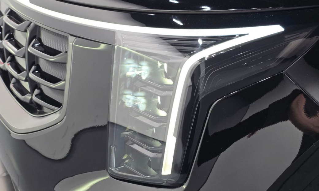 Kia Carnival 9-Seater Gravity, 2025
