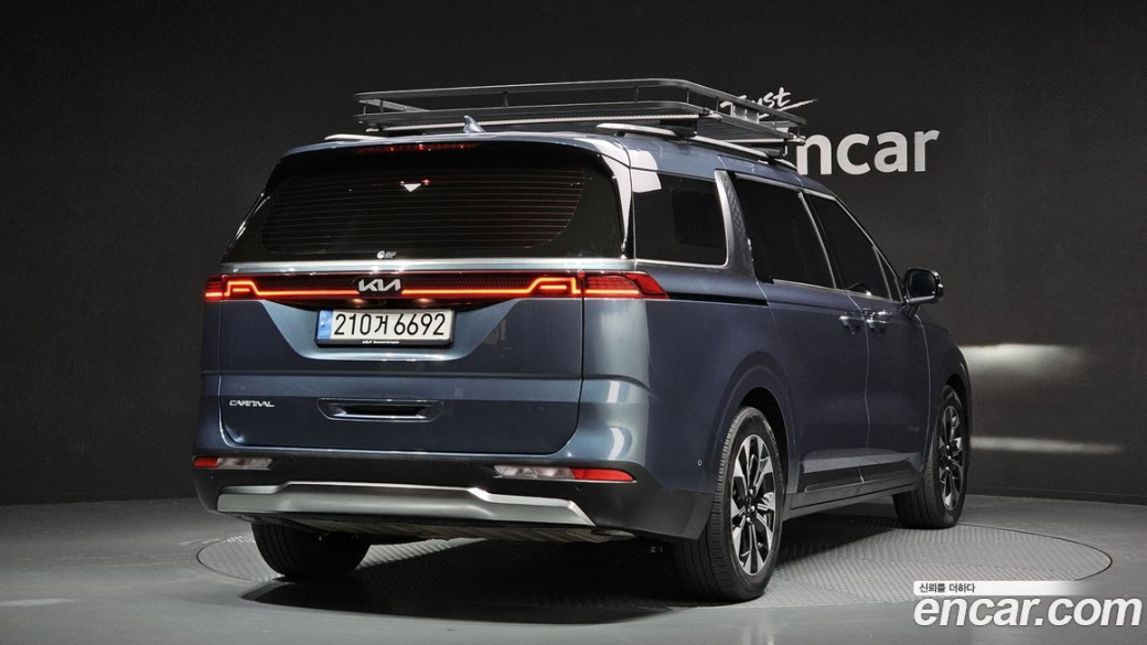 Kia Carnival 7-Seater Signature, 2023