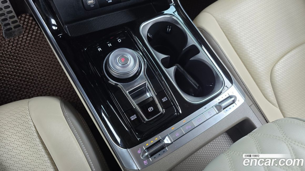 Kia Carnival 9-Seater Signature, 2023