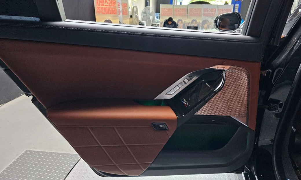 BMW 7-Series 740i xDrive M Sport, 2025