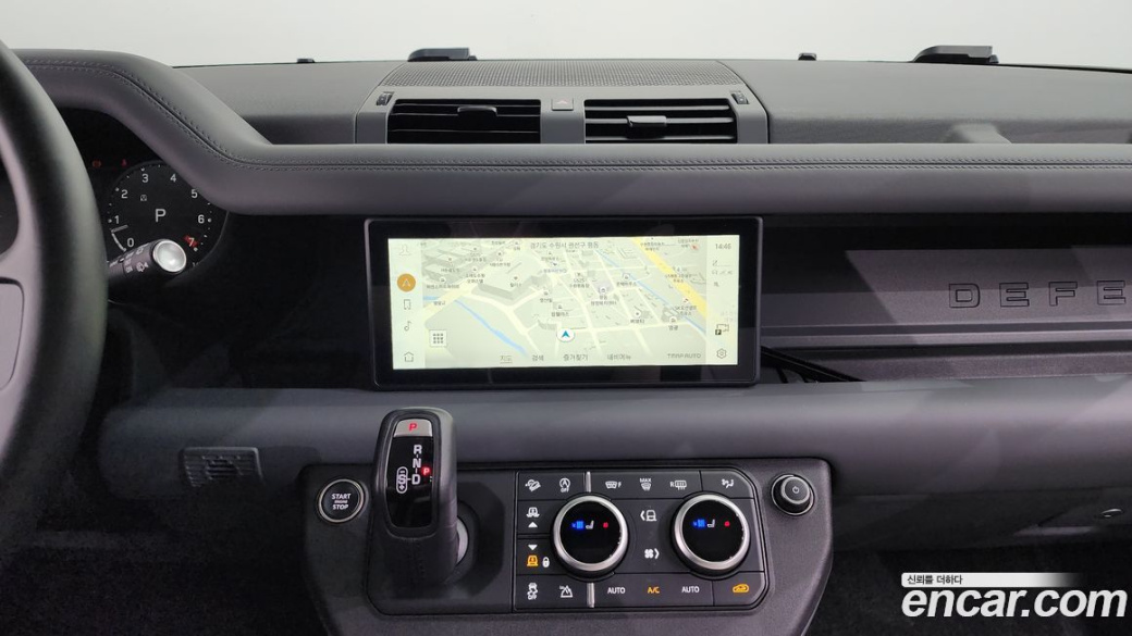 Land Rover Defender 110 P300 X-Dynamic SE, 2024