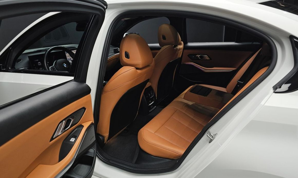 BMW 3-Series 320i M Sport, 2024