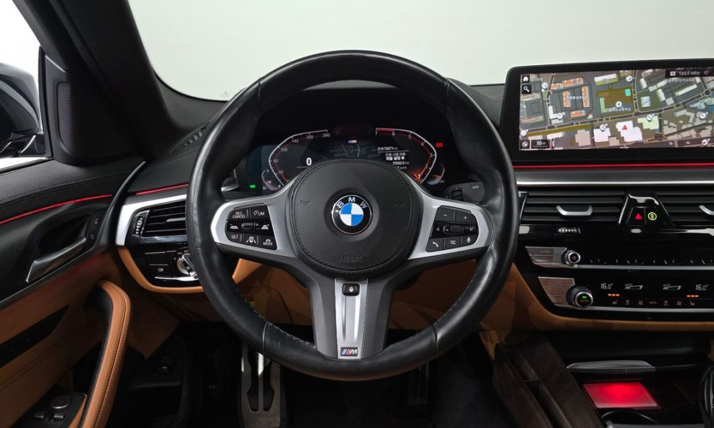 BMW 5-Series 520i M Sport, 2023