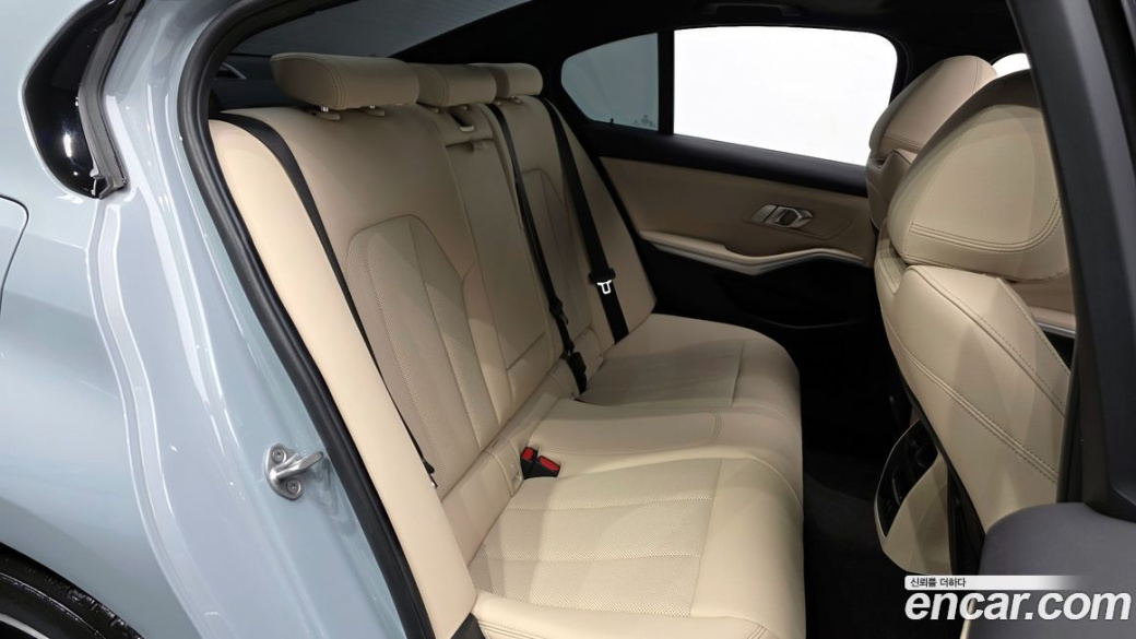 BMW 3-Series 320i M Sport, 2023