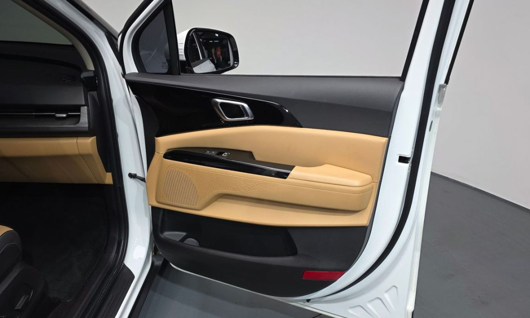 Kia Carnival 7-Seater Noblesse, 2023