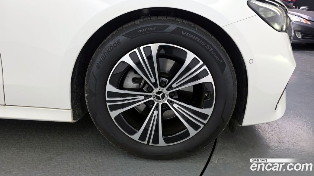 Mercedes-Benz E-Class E200 Avantgarde, 2025