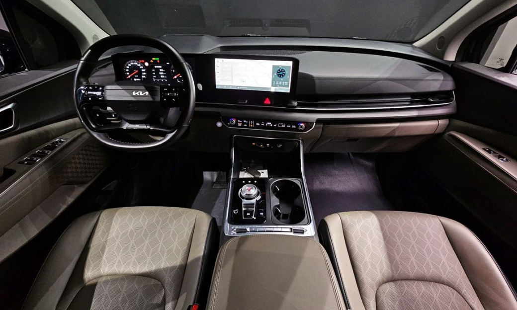 Kia Carnival 9-Seater Noblesse, 2025