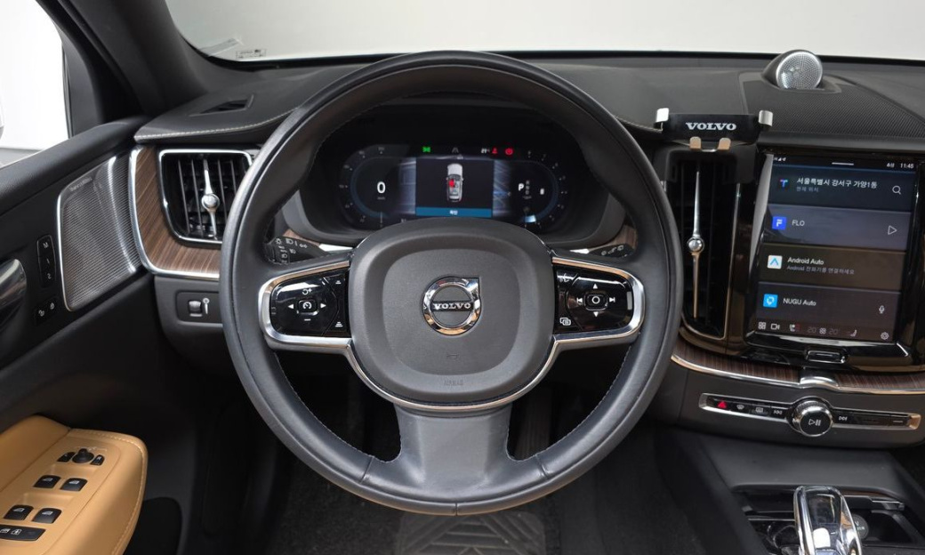 Volvo XC60 B5 Inscription, 2022