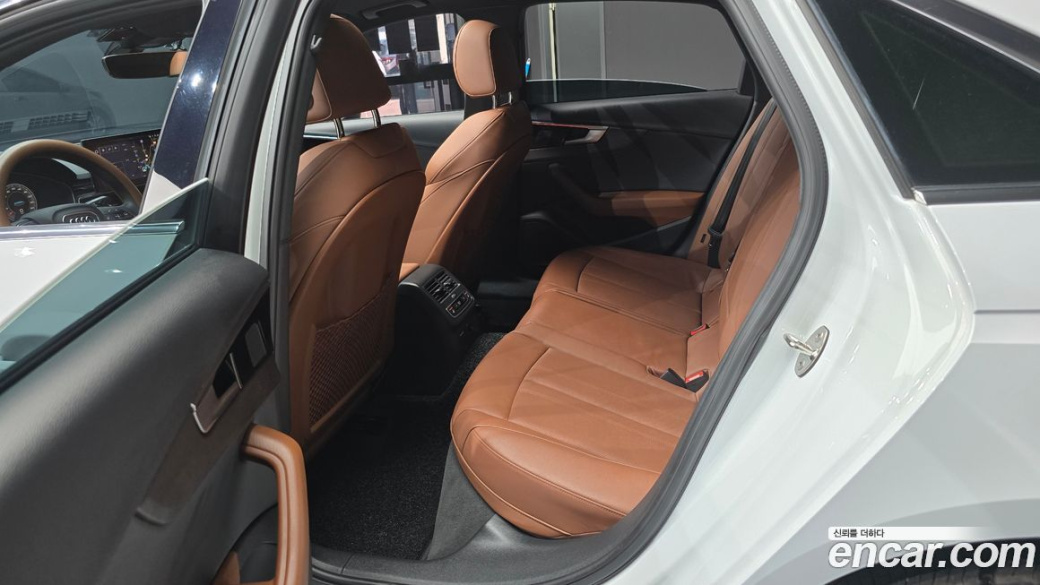 Audi A4 40 TFSI Premium, 2023