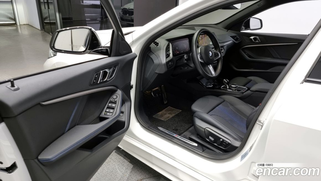 BMW 1-Series 120i M Sports, 2023