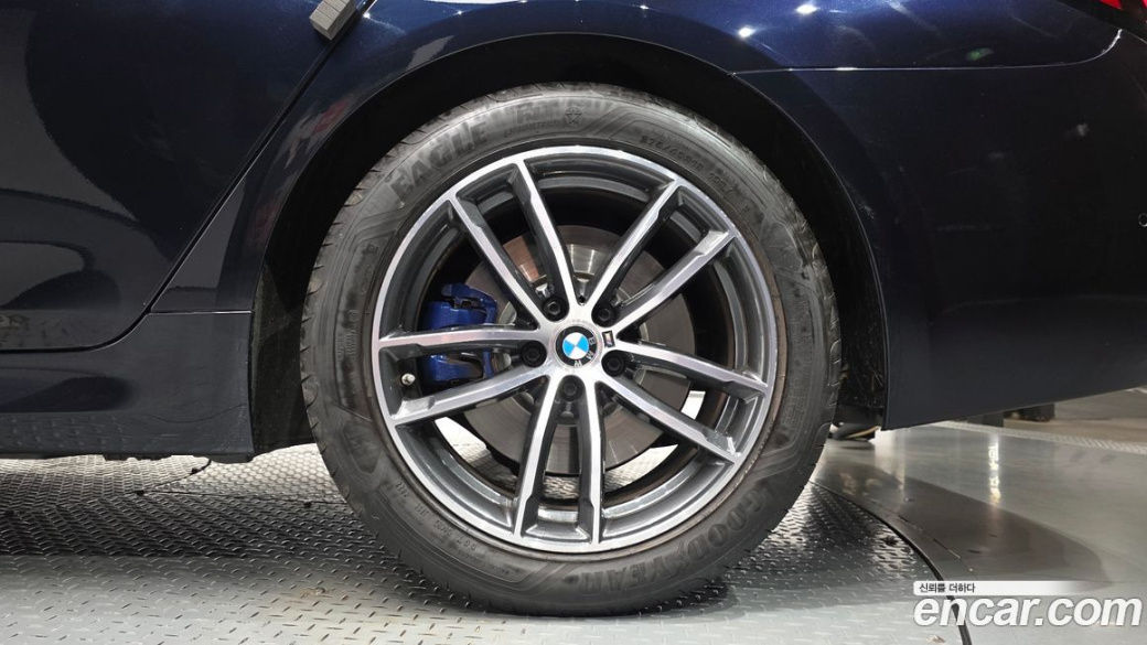 BMW 5-Series 520i M Sport, 2023