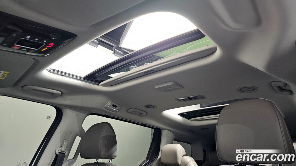 Kia Carnival 9-Seater Signature, 2025