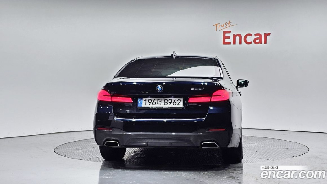 BMW 5-Series 520i M Sport, 2023