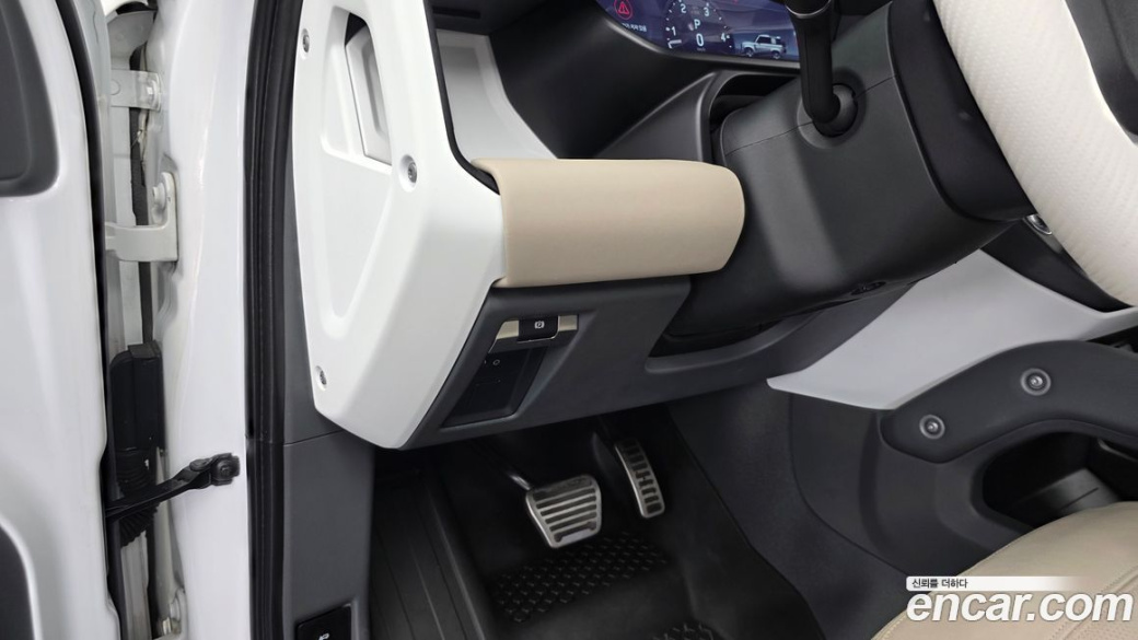 Land Rover Defender 90 D250 SE, 2022