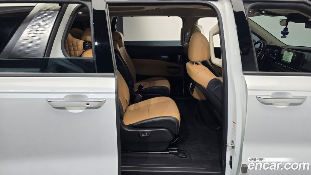 Kia Carnival 9-Seater Signature, 2023