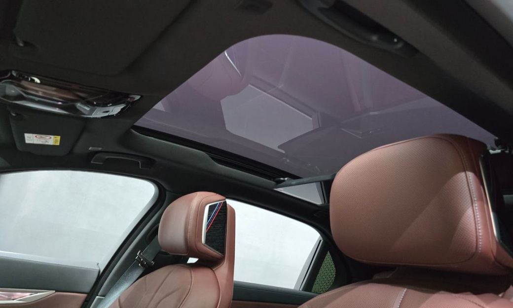 BMW 7-Series 740i xDrive M Sport, 2025
