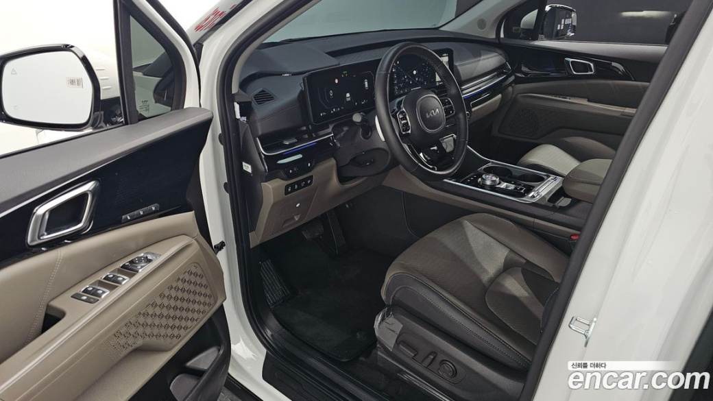 Kia Carnival 9-Seater Signature, 2025