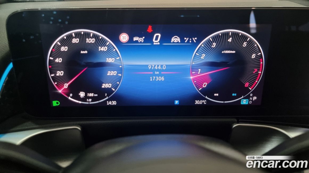 Mercedes-Benz GLB-Class GLB250 4MATIC, 2025
