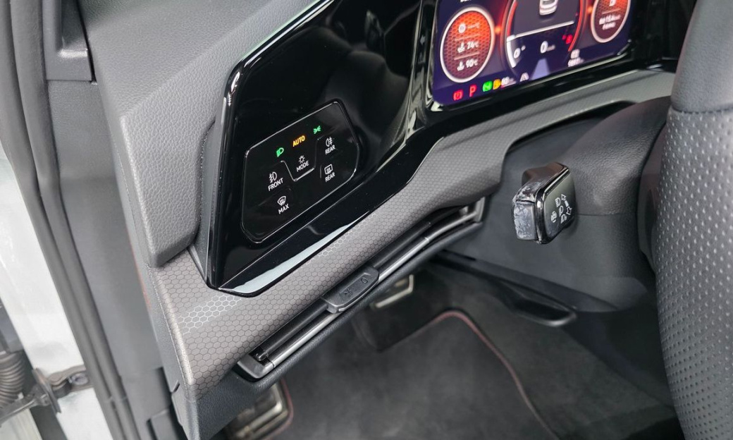 Volkswagen Golf 2.0 GTI, 2024