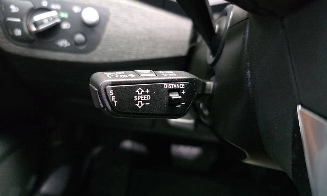 Audi A4 40 TFSI Premium, 2023