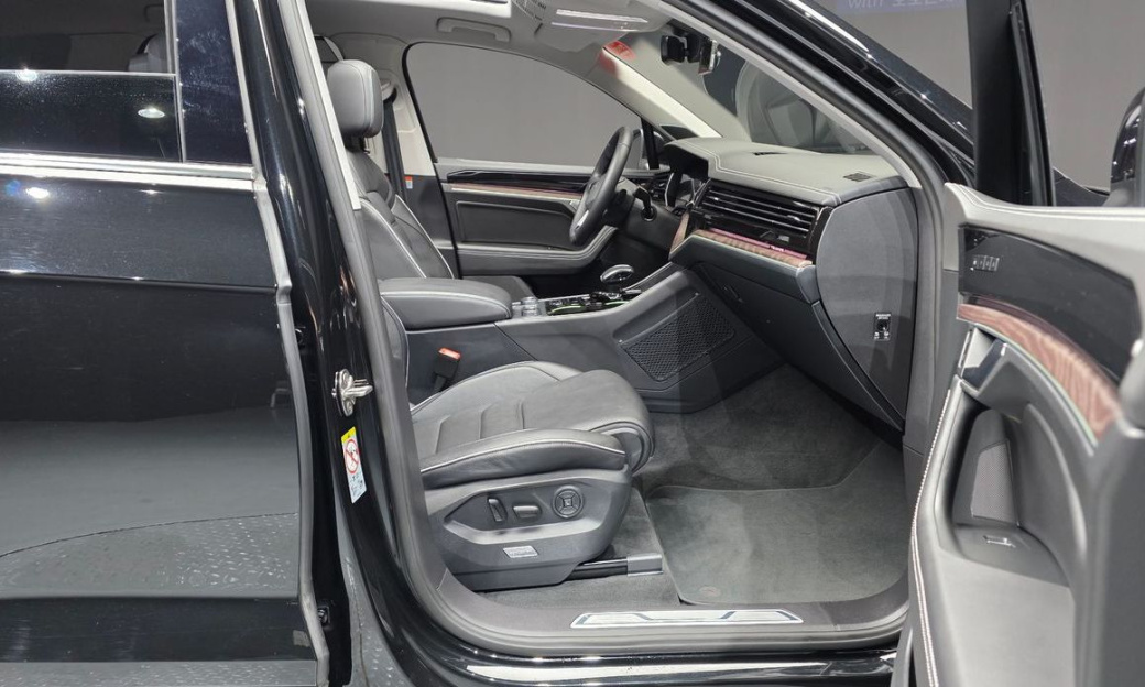 Volkswagen Touareg 3.0 TDI Prestige, 2024