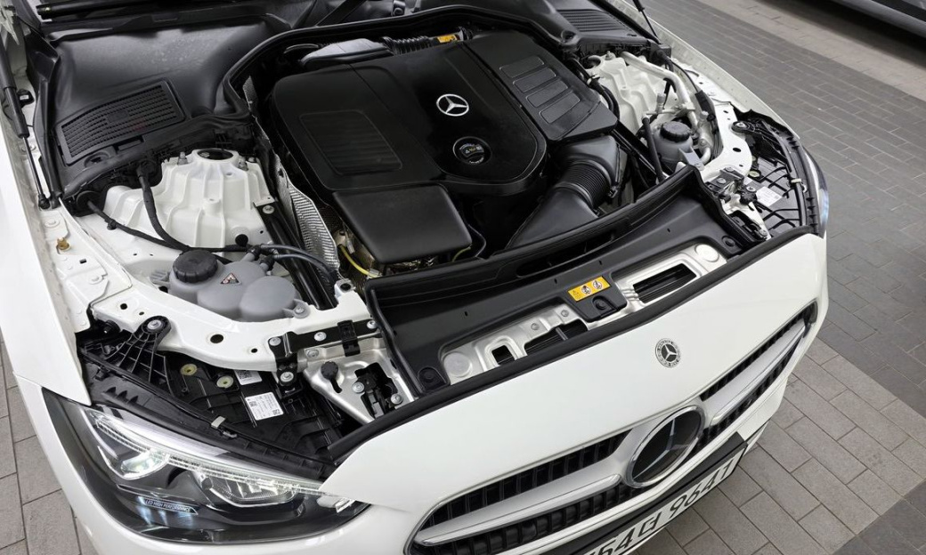Mercedes-Benz C-Class C200 Avantgarde, 2025