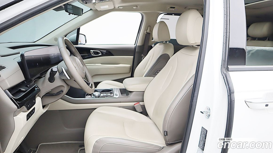Kia Carnival 7-Seater Signature, 2024