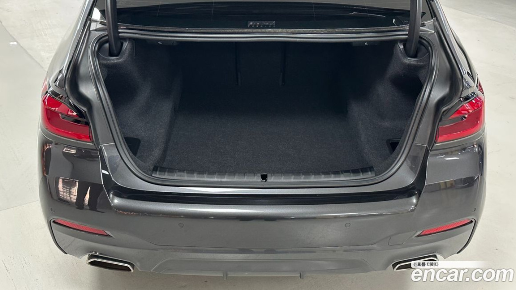 BMW 5-Series 530i M Sport Package, 2023