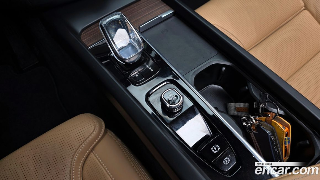 Volvo XC60 B5 Inscription, 2022