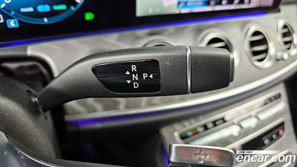 Mercedes-Benz E-Class E350 4MATIC AMG Line, 2022