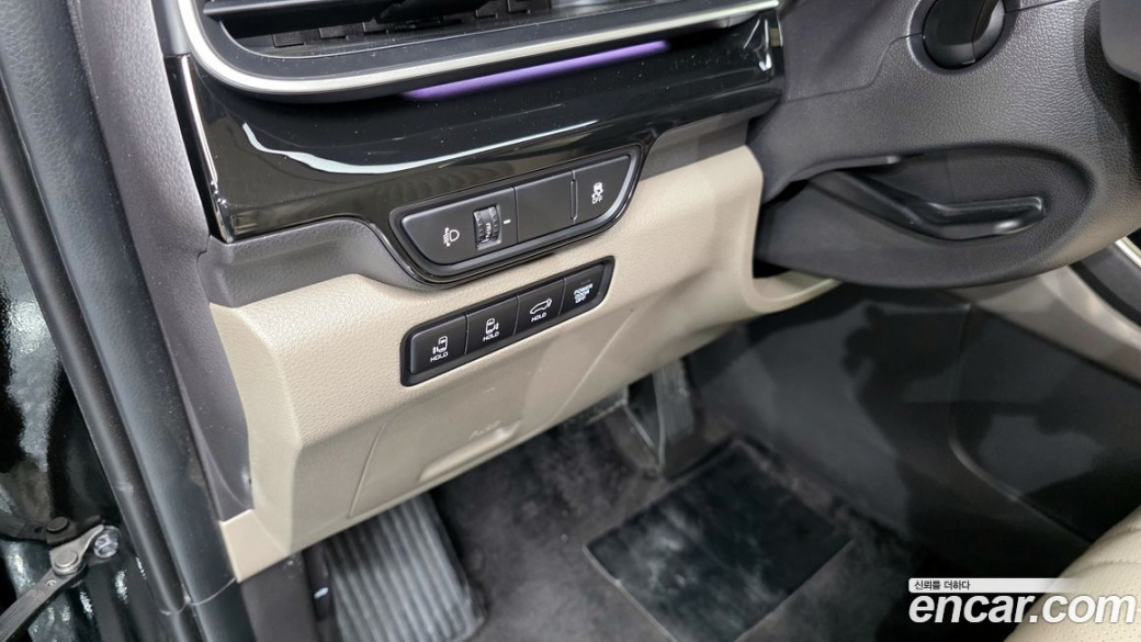 Kia Carnival 9-Seater Hi Limousine (Special Vehicle), 2025