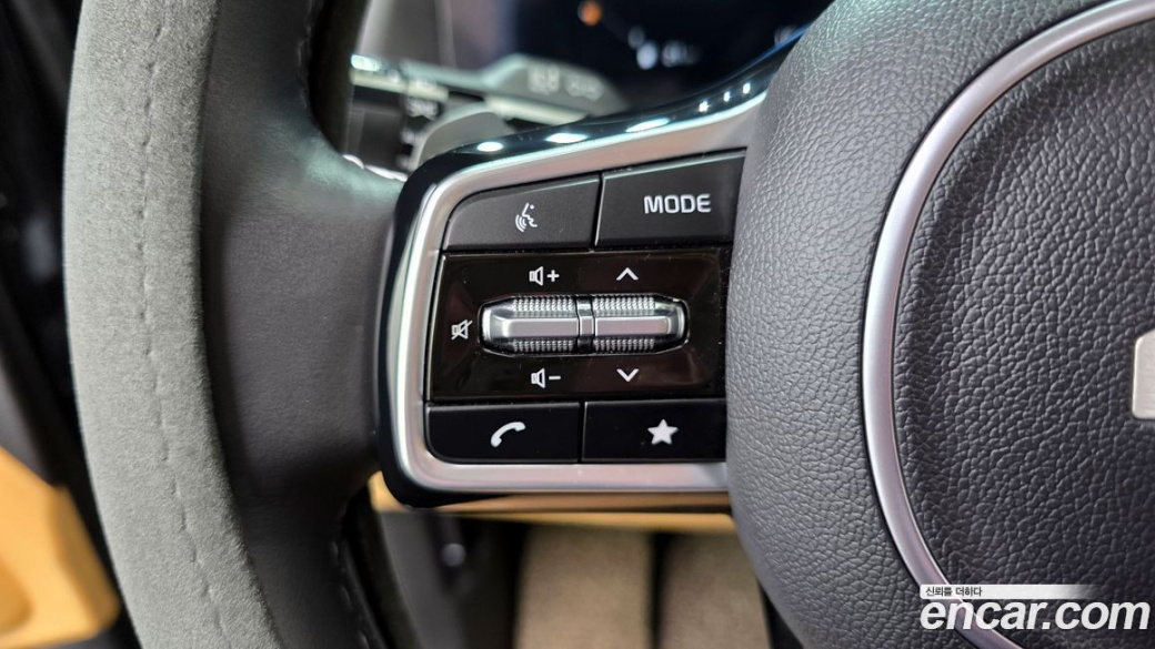 Kia Carnival 9-Seater Signature, 2023