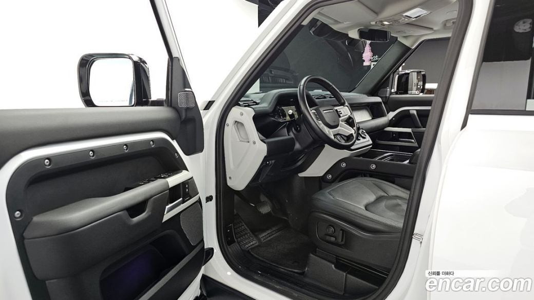 Land Rover Defender 110 D250 SE, 2024