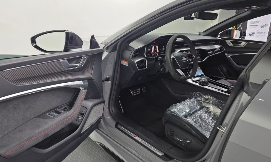 Audi RS7 4.0 TFSI Quattro Performance, 2025