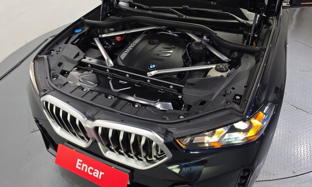 BMW X6 xDrive40i M Sport, 2024