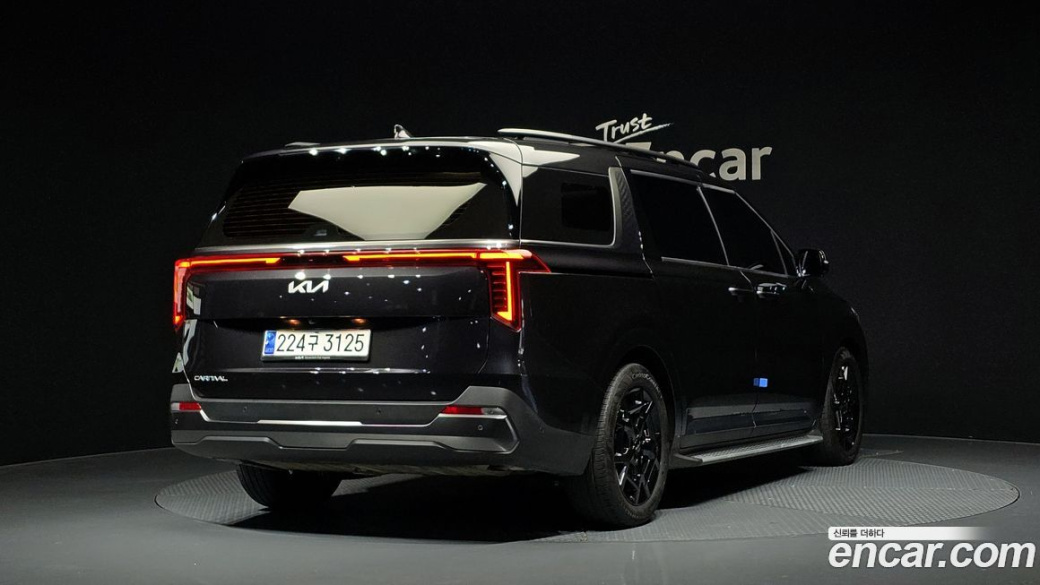 Kia Carnival 7-Seater Gravity, 2024