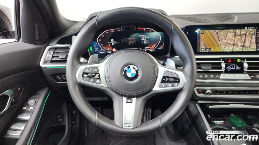 BMW 3-Series 320i M Sport, 2022