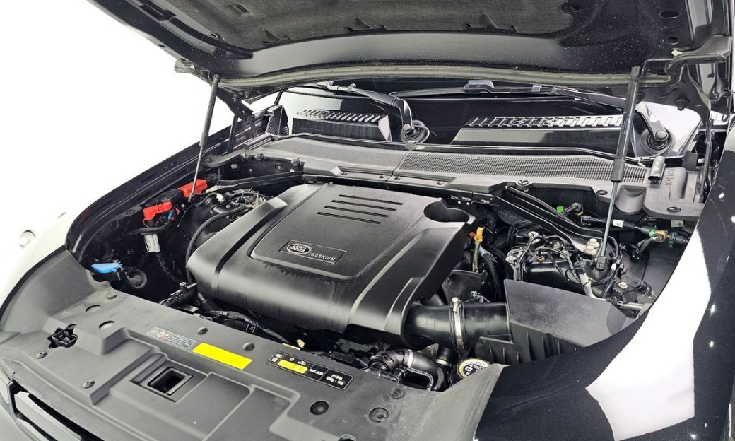 Land Rover Defender 110 P300 X-Dynamic SE, 2024