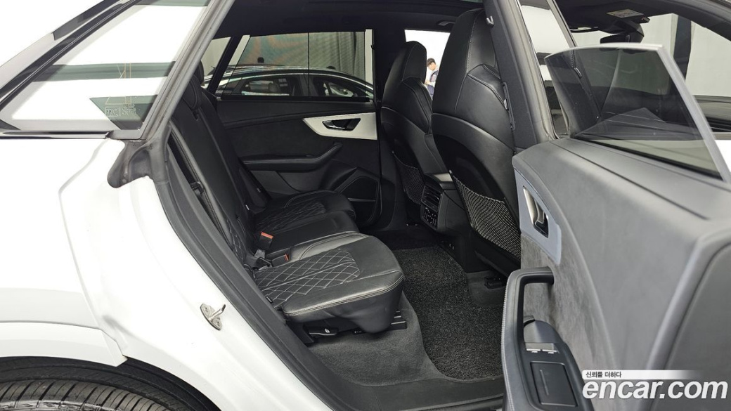 Audi Q8 55 TFSI Quattro Premium, 2022