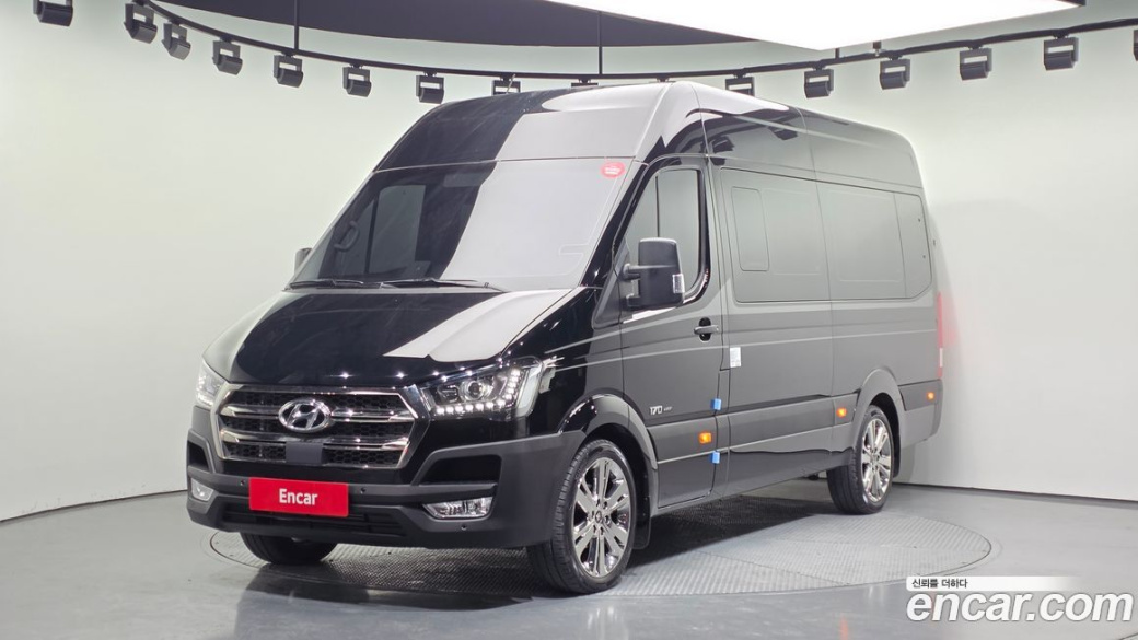 Hyundai Solati 15-seater, 2025