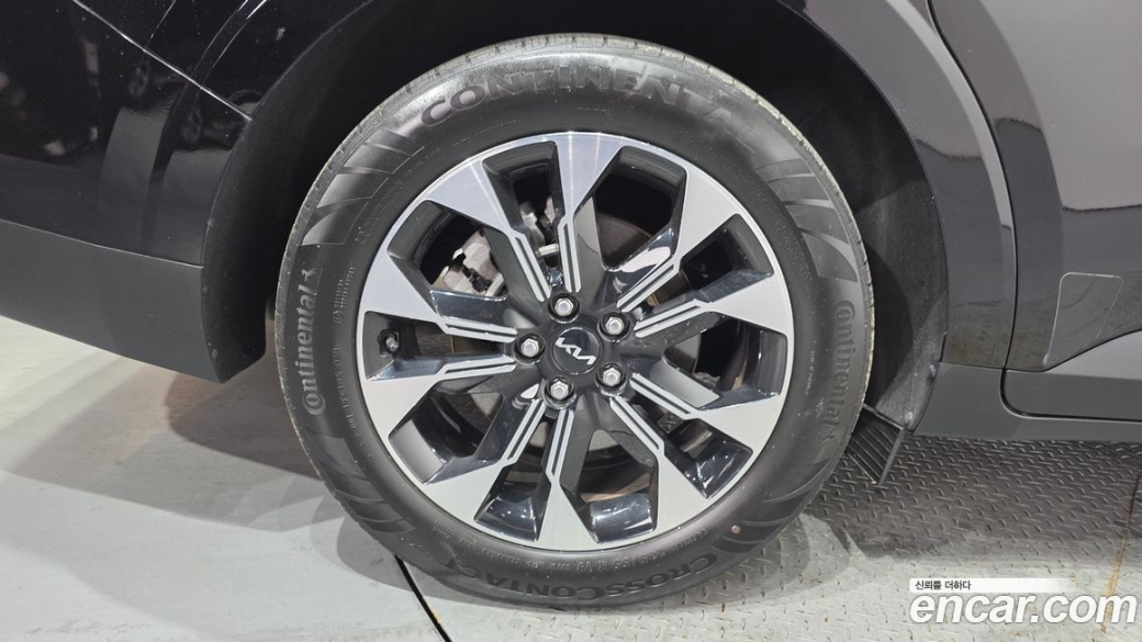 Kia Carnival 9-Seater Signature, 2023