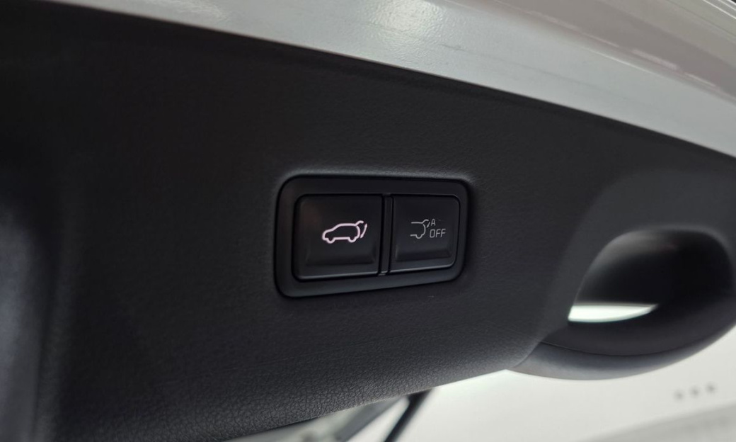 Kia Carnival 7-Seater Signature, 2024
