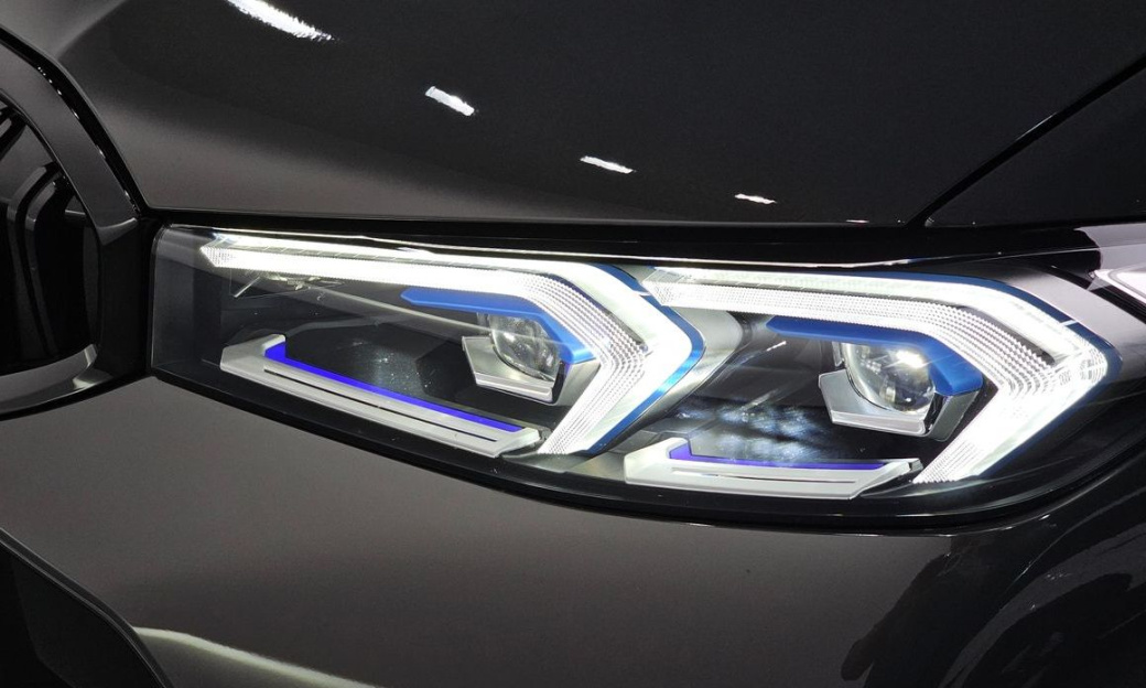 BMW 3-Series 320i M Sport, 2025